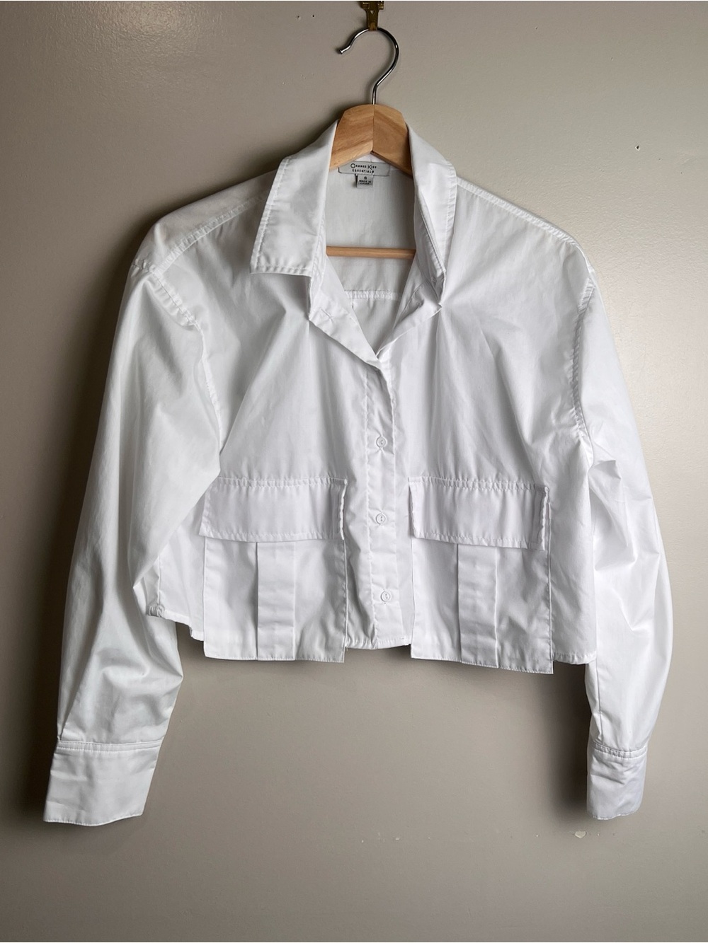 Orange Kiss Essentials White Button Up Shirt Long Sleeve Crop Top Small, NWOT